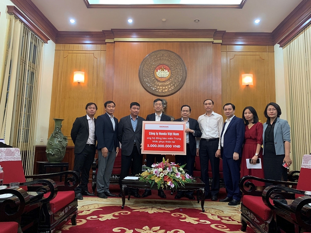 Honda Việt Nam hỗ trợ người dân các tỉnh miền Trung