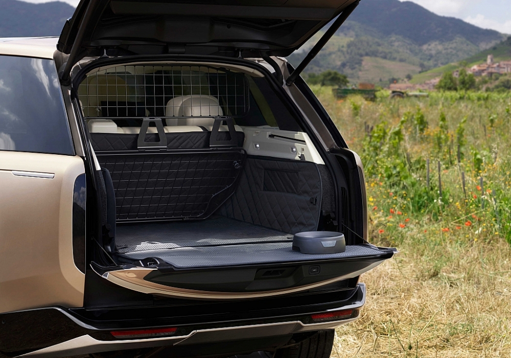 Giá từ 10,879 tỷ đồng Range Rover 2022 hấp dẫn từ thiết kế mới đến công nghệ