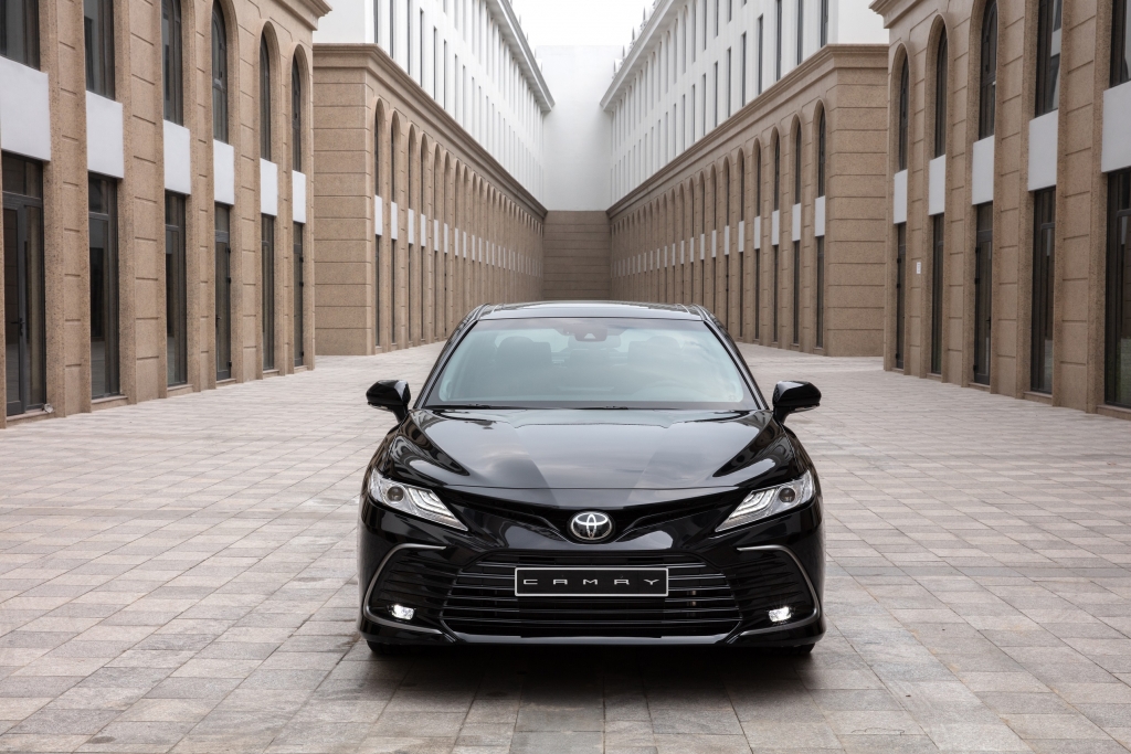“Chốt” giá từ 1,05 tỷ đồng, Toyota Camry 2022 chính thức có mặt tại Việt Nam