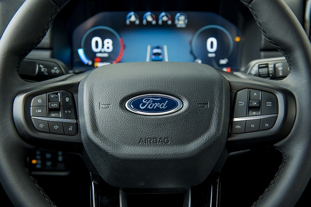 Thêm 41 triệu, Ford Everest 2023 bản Titanium được nâng cấp gói công nghệ an toàn, thông minh