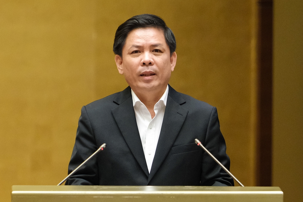 Bộ trưởng Bộ Giao thông vận tải Nguyễn Văn Thể trình bày Tờ trình
