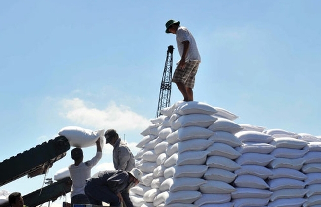 Xuất cấp hơn 4.000 tấn gạo hỗ trợ người dân gặp khó khăn do Covid-19