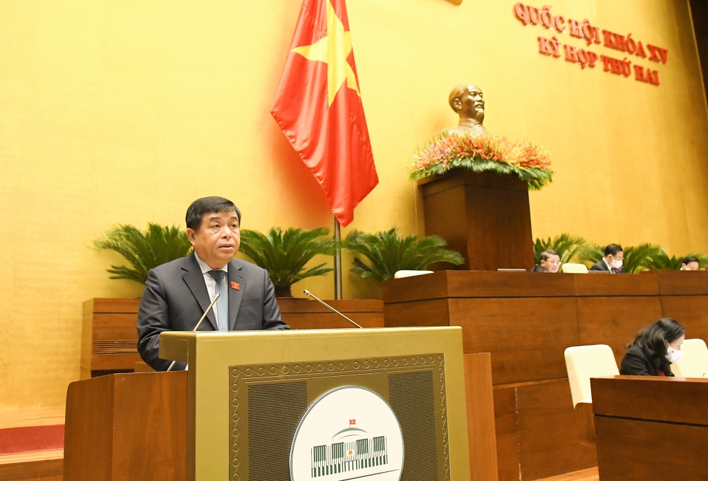Bộ trưởng Bộ Kế hoạch và Đầu tư Nguyễn Chí Dũng tại phiên họp