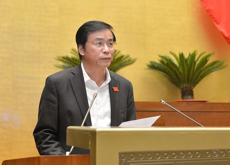 ổng thư ký Quốc hội Nguyễn Hạnh Phúc báo cáo tiếp thu, giải trình trước khi Quốc hội bấm nút .