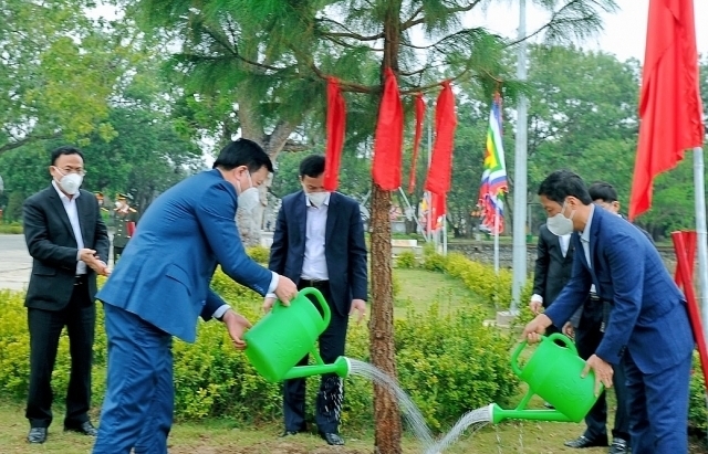 Trưởng Ban Kinh tế Trung ương Trần Tuấn Anh tham gia Chương trình trồng cây mùa xuân tại tỉnh Hải Dương