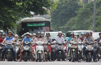 Hà Nội đề xuất cấm xe máy trên một số tuyến đường: Có khả thi?