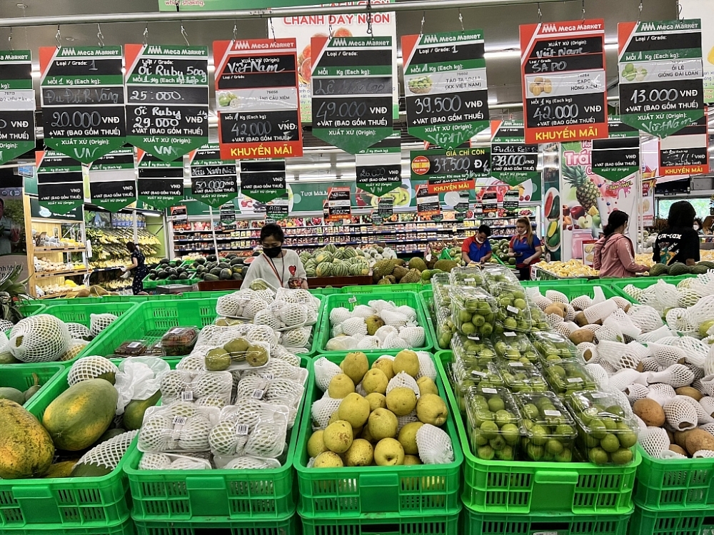 Nhiều mặt hàng giảm giá lớn tại Hệ thống siêu thị MM Mega Market. 	Ảnh: Hồng Yến