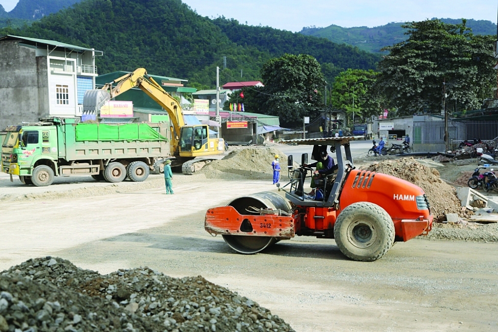  Cần phải tập trung giải ngân nhanh nhất, hiệu quả nhất, nhiều nhất thì mới kích cầu kinh tế được. 	 Ảnh: Thuỳ Linh