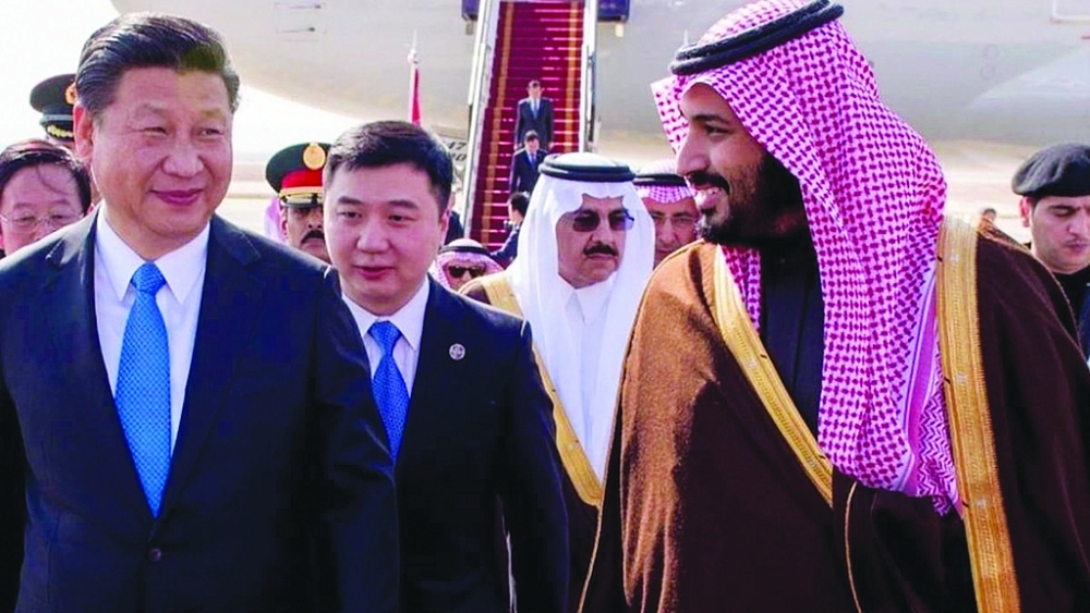 Chủ tịch Trung Quốc Tập Cận Bình tới sân bay Saudi Arabia