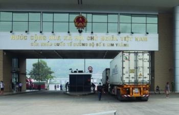 Kim ngạch xuất nhập khẩu qua Hải quan cửa khẩu quốc tế Lào Cai tăng mạnh