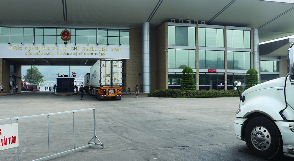 Hoạt động XNK tại cửa khẩu quốc tế đường bộ số II Kim Thành, Lào Cai	Ảnh: T.Bình