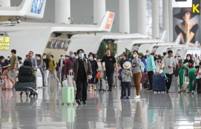Trung Quốc khôi phục thông quan nhanh đối với hành khách xuất nhập cảnh