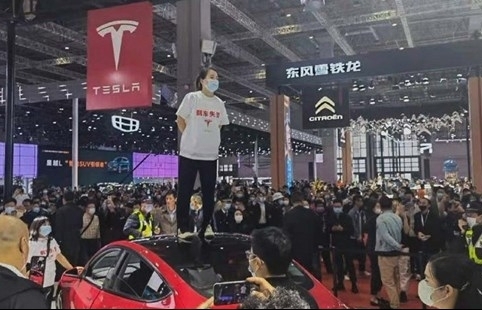 Bị cáo buộc thiếu an toàn, Tesla "gặp khó" tại thị trường Trung Quốc