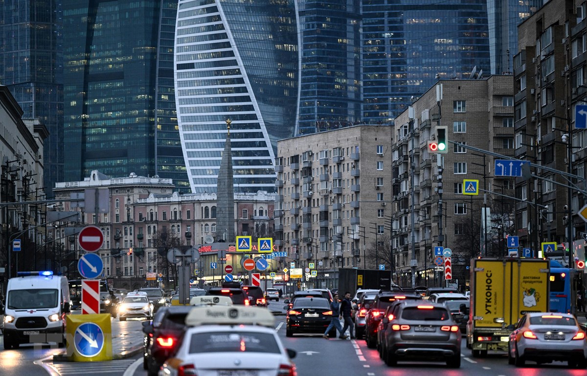 Quang cảnh bên ngoài tòa cao ốc Trung tâm thương mại quốc tế Moskva ở thủ đô Moskva, Nga. (Ảnh: AFP/TTXVN)