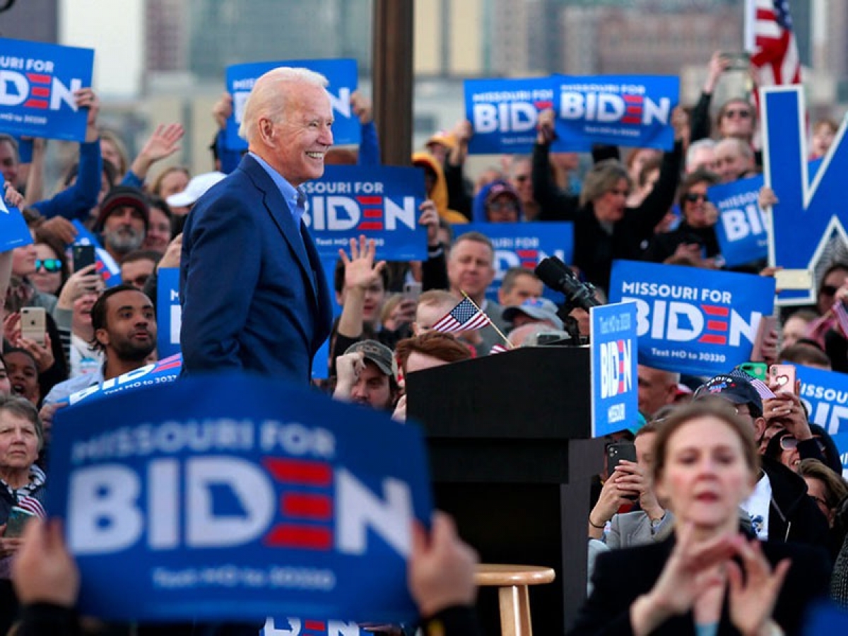 Ứng viên tổng thống đảng Dân chủ Joe Biden trong cuộc vận động tranh cử ở bang Kansas hồi tháng 9/2020. Ảnh: AP.