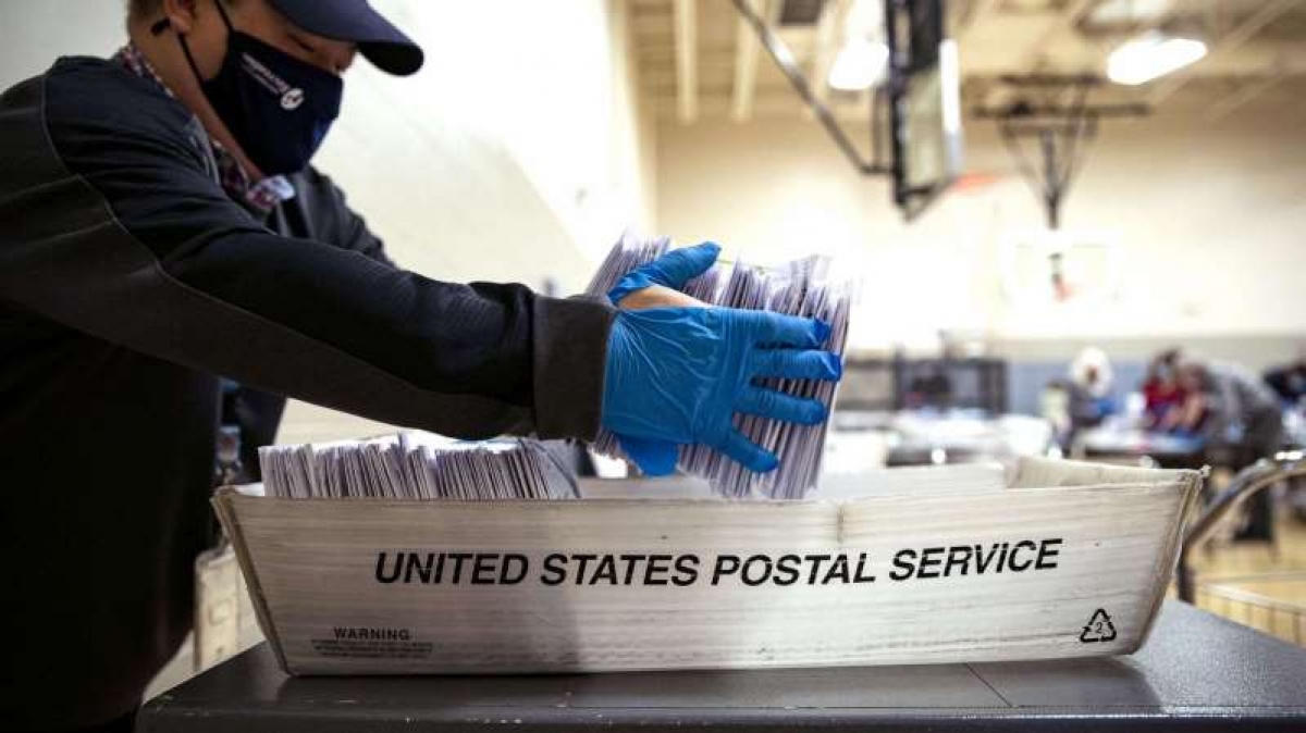 Ở bang Washington, phiếu bầu qua thư được gửi đến vào ngày 23/11 vẫn có hiệu lực miễn là nó có dấu bưu điện vào ngày 3/11. Ảnh: Getty