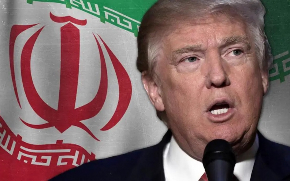 Tổng thống Trump tr&ecirc;n h&igrave;nh nền quốc kỳ Iran. Ảnh: Facebook.
