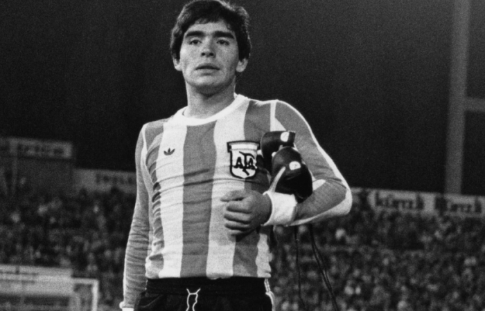 Những chiến tích để đời của huyền thoại bóng đá Maradona