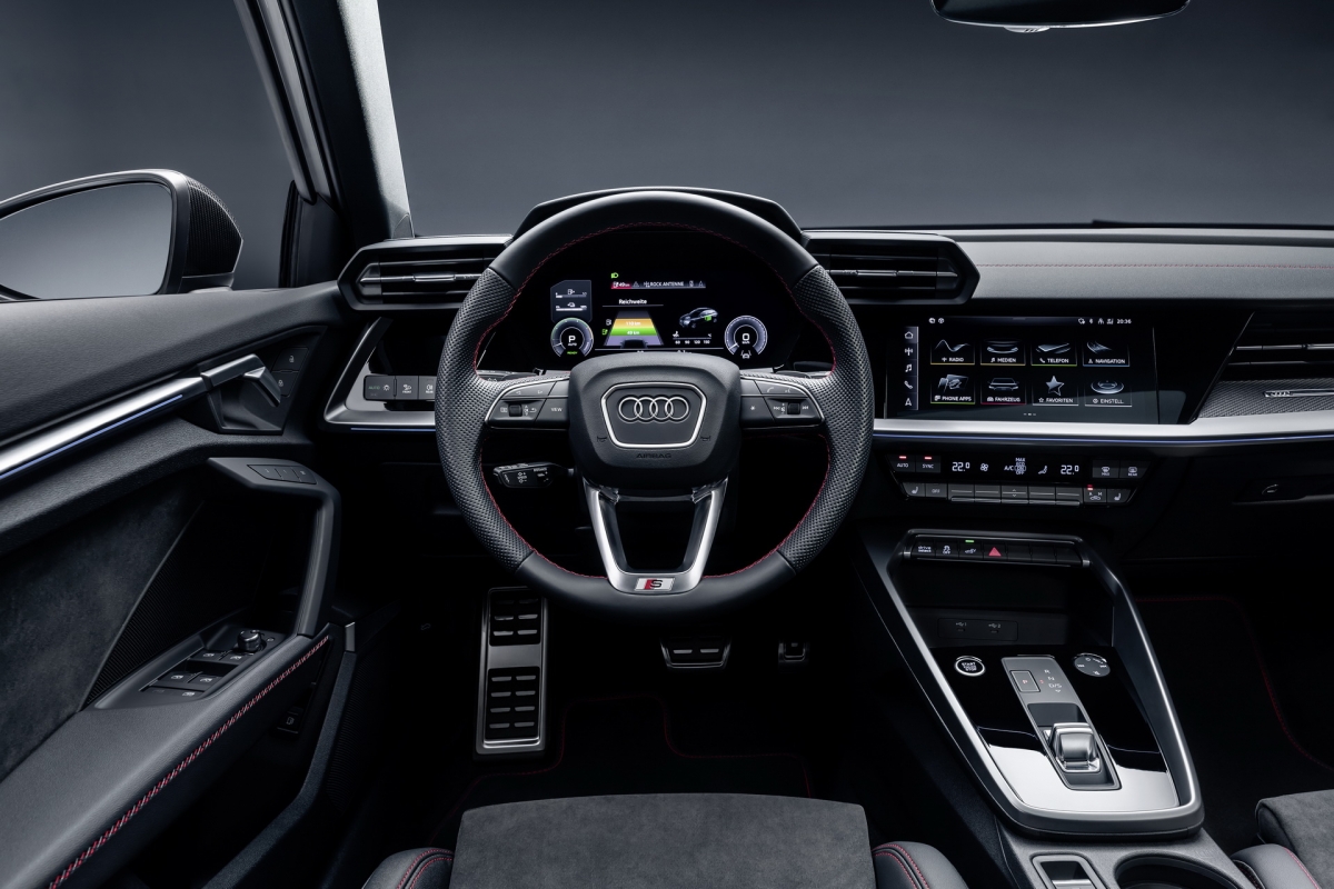 Hệ thống thông tin giải trí thế hệ thứ ba được Audi trang bị trên mẫu xe này với các tính năng nổi bật như tích hợp Apple CarPlay, Android Auto...