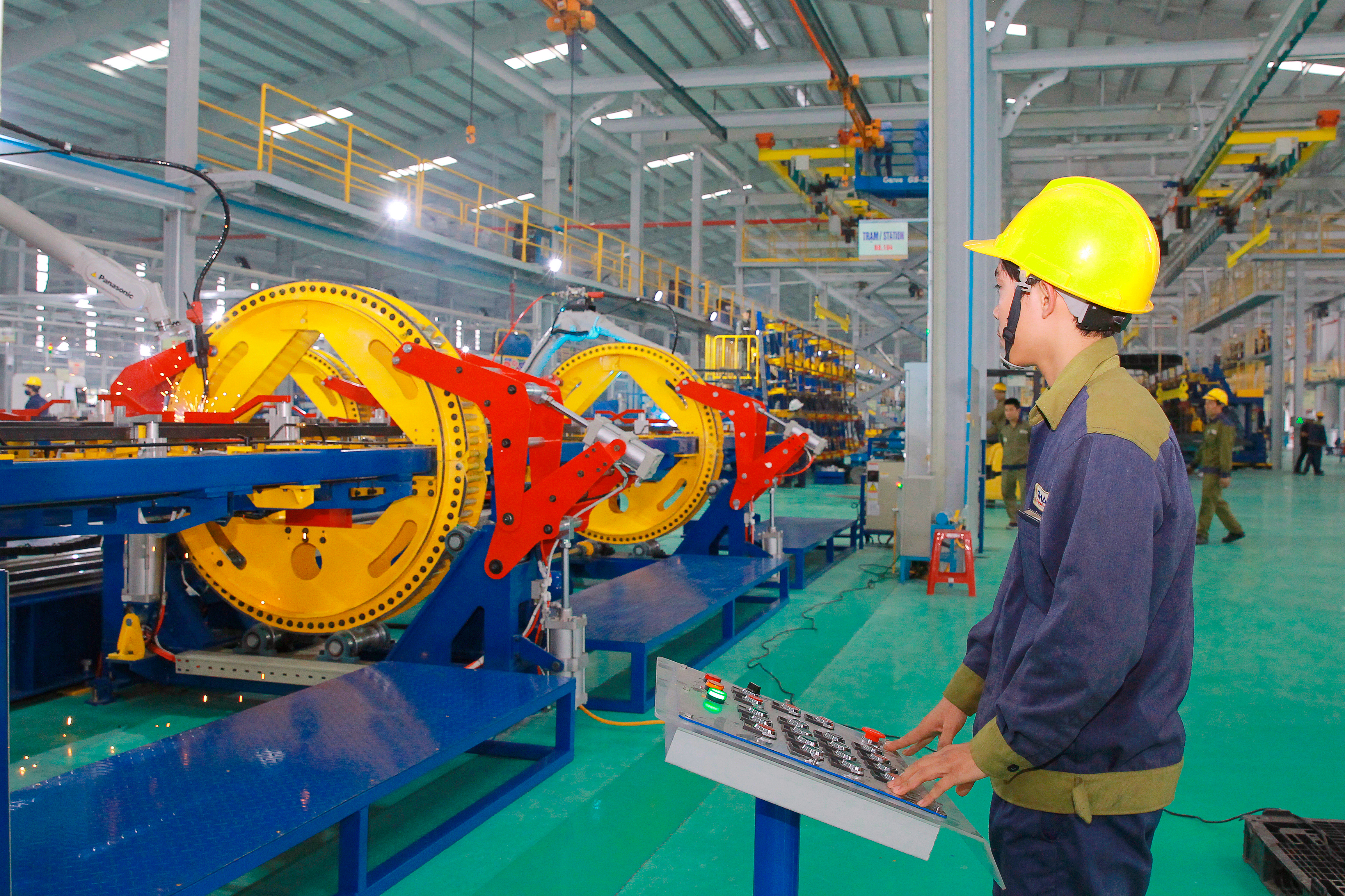sản xuất cơ khí tại nhà máy sản xuất ô tô trường hải Ảnh Hà Phương